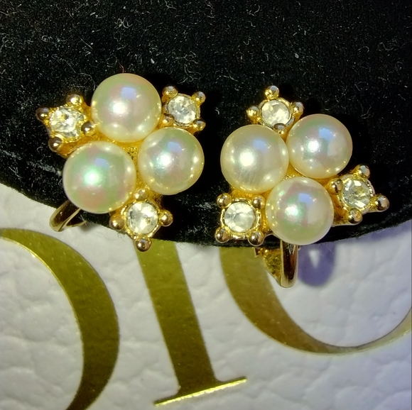Dior Jewelry - DIOR Vintage Chrystal and Pearl Gold Clip on Earrings